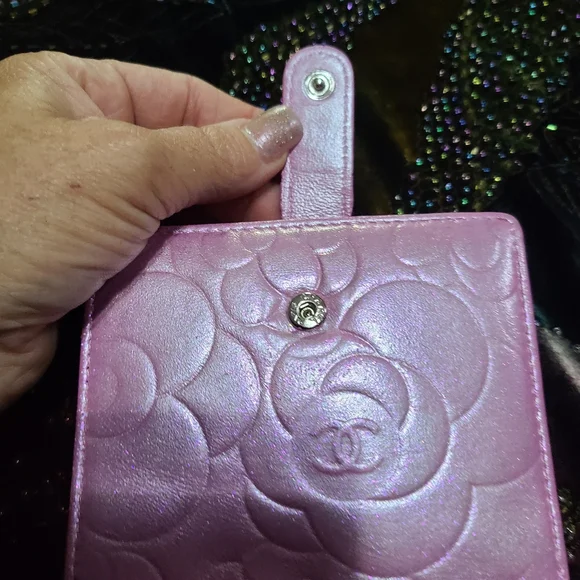 Chanel Camelia Iridescent Wallet - Picture 10 of 17
